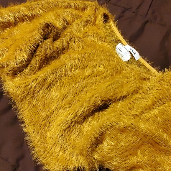 Top - Picture 3 of 3